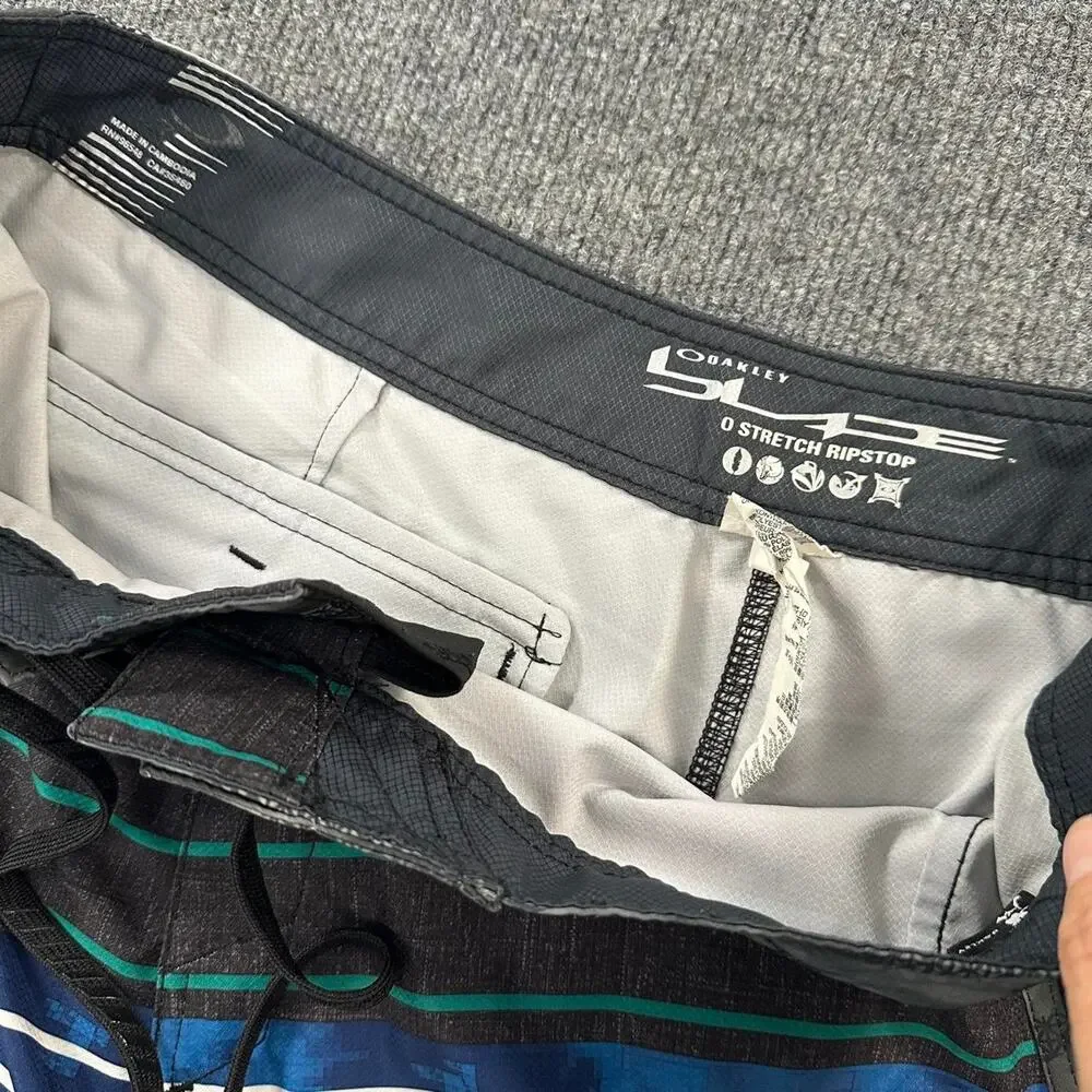 Oakley Men’s Blade Straight Edge Board Shorts Striped Swim Trucks Beach Lake 33
